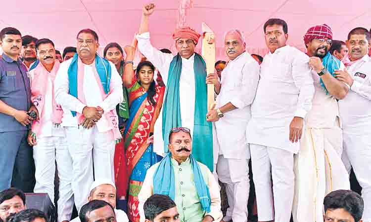 ధాన్యం కొనేదాకా తాడోపేడో