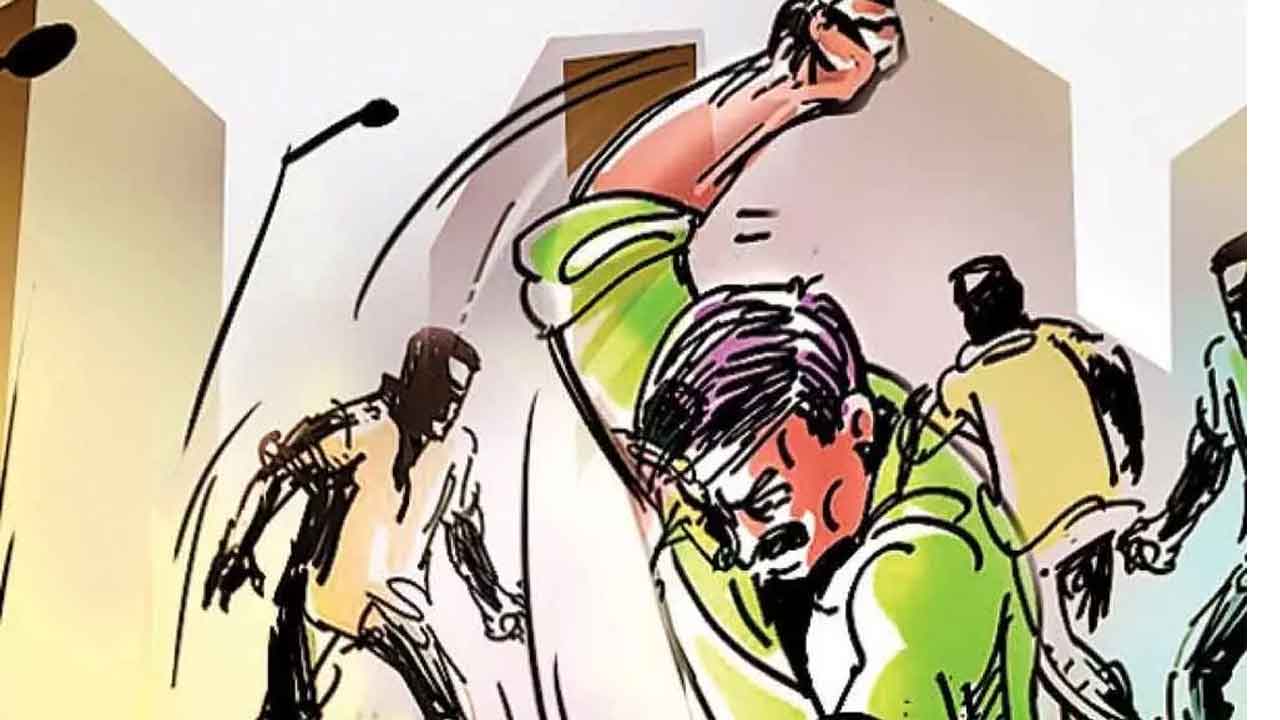 పల్నాడులో టీడీపీ, వైసీపీ వర్గీయుల మధ్య ఘర్షణ.. 21 మందికి గాయాలు