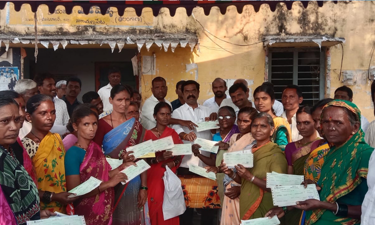 ఆడపడుచులకు అండగా సీఎం కేసీఆర్‌