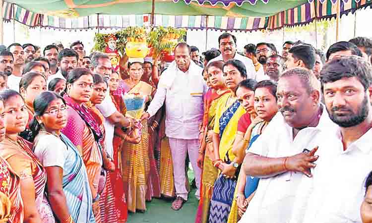 బీజేపీని తరిమికొడదాం..