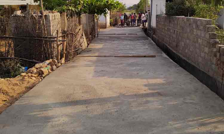 మట్టి రోడ్లకు మహర్దశ