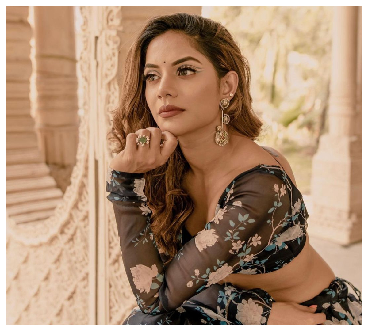 Aishwarya Dutta | బ్లాక్ కలర్ డ్రెస్‌లో ఐశ్వర్య దత్తా ఒంపు సొంపులు..