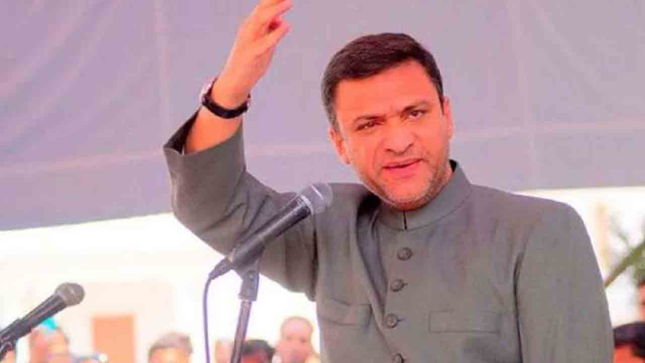 అక్బ‌రుద్దీన్ ఓవైసీకి ఊర‌ట‌.. ఆ రెండు కేసులు కొట్టివేత‌