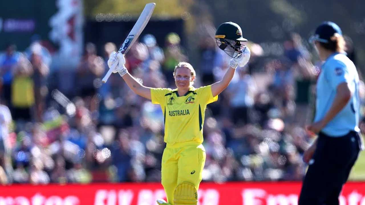 మహిళల ప్రపంచకప్‌ ఫైనల్‌లో ఆస్ట్రేలియా భారీ స్కోర్‌.. ఇంగ్లండ్‌ టార్గెట్‌ 357