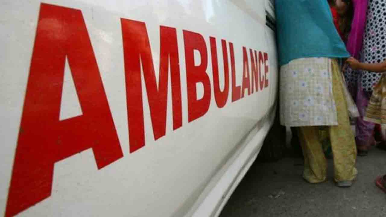 Nurse gangraped | నర్సుపై డాక్టర్‌, ఆసుపత్రి సిబ్బంది సామూహిక లైంగిక దాడి, హత్య ..   అంబులెన్స్‌లో మృతదేహం