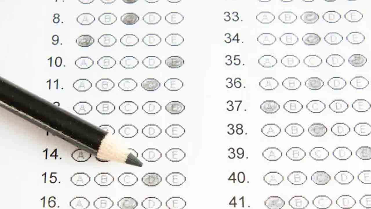 ప్రశ్నాపత్రం బదులుగా జవాబు కీ… పరీక్ష రద్దు