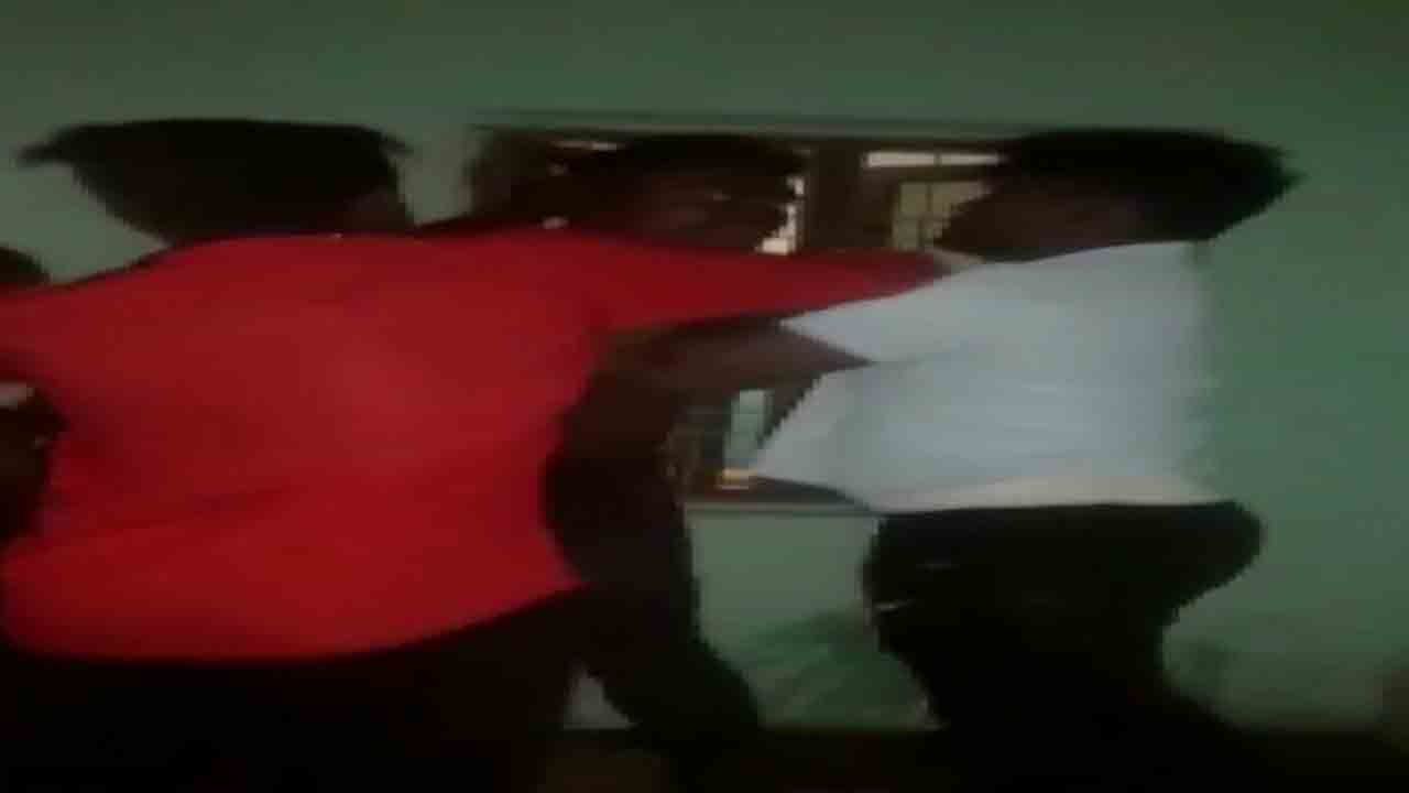 అటవీ శాఖ అధికారులపై బీజేపీ ఎమ్మెల్యే కుమారుల దాడి… కేసు నమోదు