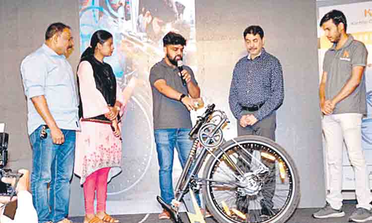 ‘ఈ-సైకిల్‌’ను మడతపెట్టొచ్చు!