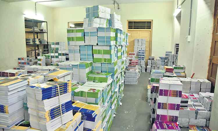 పోటీ పరీక్షల కోసం 15 అకాడమి పుస్తకాలు