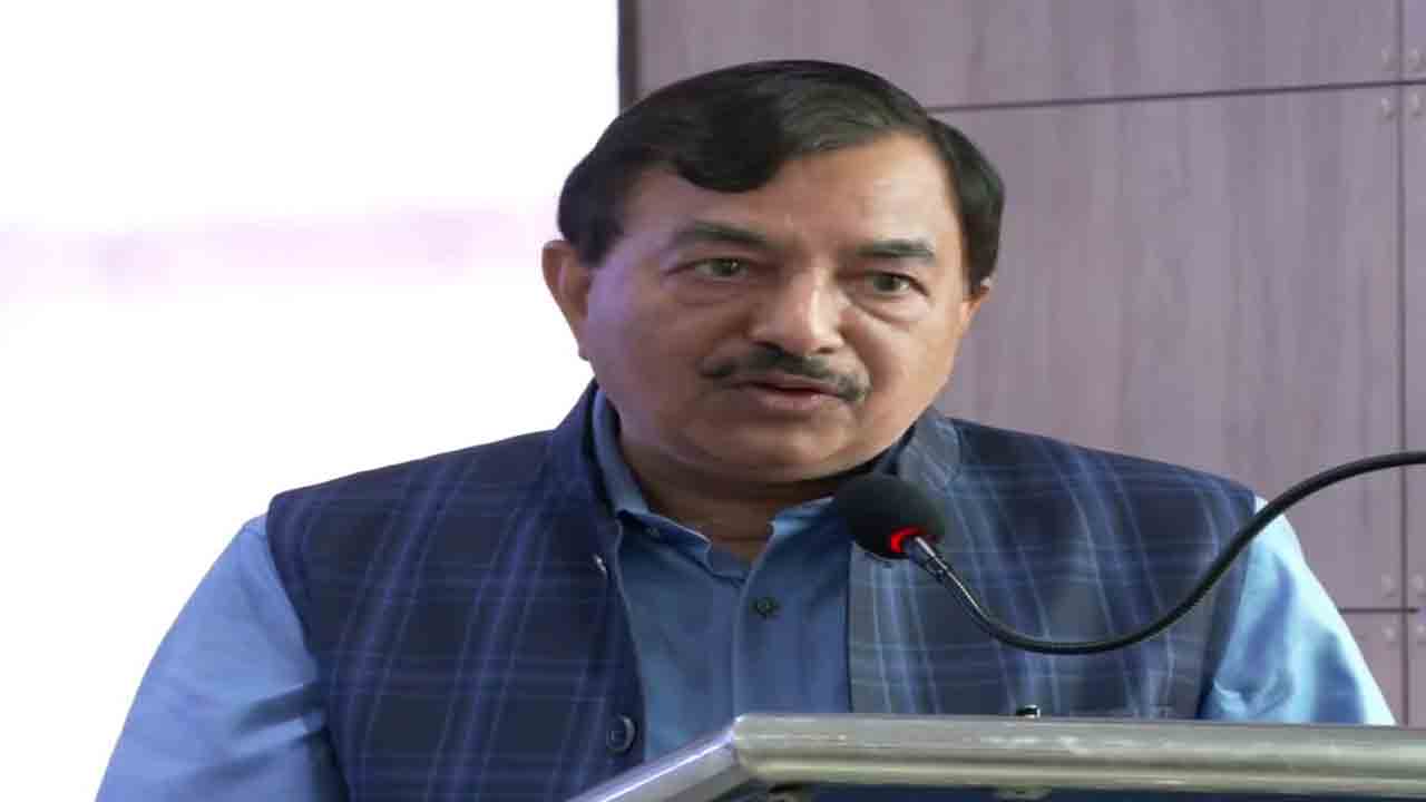 ఈవీఎంలు భారత్‌కు గర్వకారణం.. ట్యాంపరింగ్‌, హ్యాకింగ్‌ సాధ్యం కాదు: సీఈసీ సుశీల్ చంద్ర