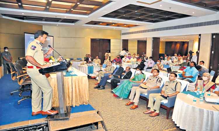 రక్షణ బాధ్యత బ్యాంకులదే