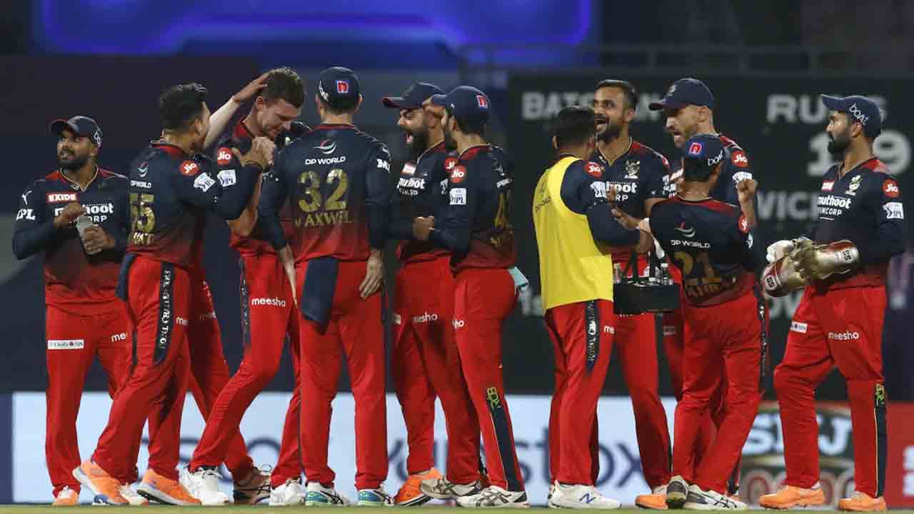 CSK vs RCB | రెండో వికెట్ కోల్పోయిన చెన్నై.. పవర్‌ప్లేలో ఎంత స్కోరు చేసిందంటే?