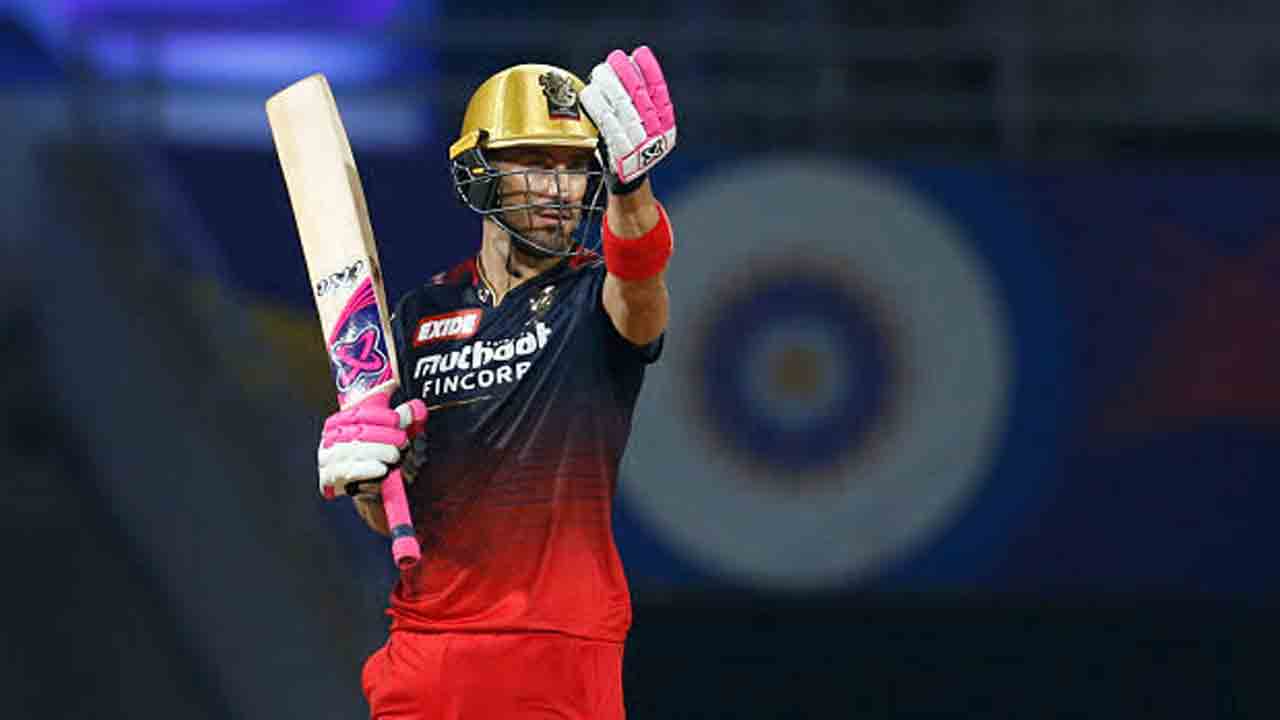 CSK vs RCB | తొలి వికెట్ కోల్పోయిన బెంగళూరు.. డుప్లెసిస్ అవుట్