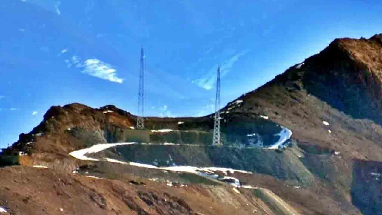 భారత సరిహద్దులకు దగ్గరలో టవర్లు నిర్మించిన చైనా..!