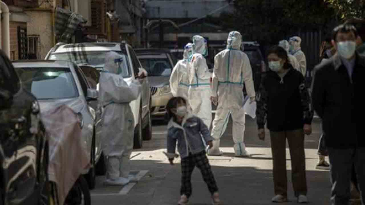 చైనాలో పెరుగుతున్న కరోనా కేసులు… వుహాన్‌లో పాక్షిక లాక్‌డౌన్