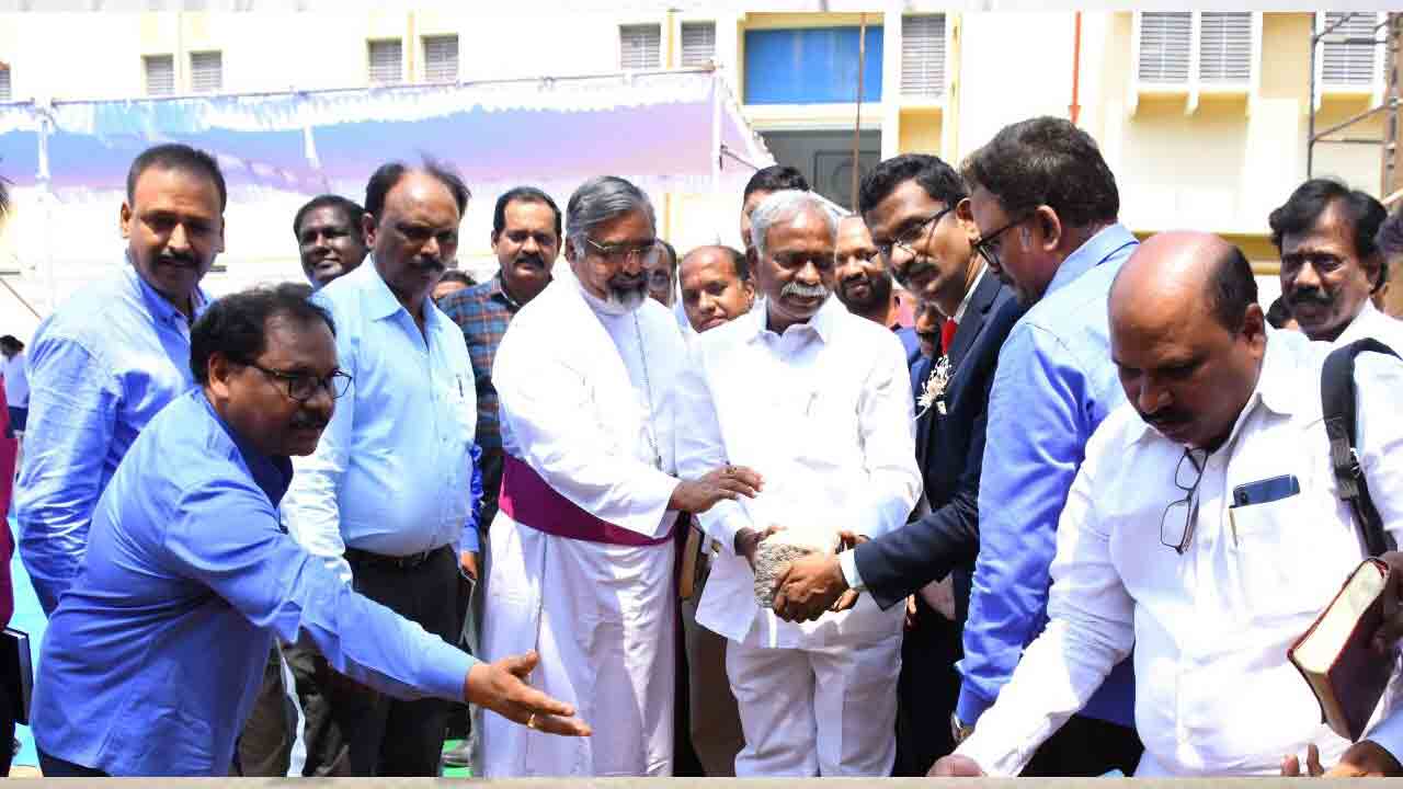 నూత‌న స‌చివాల‌యంలో చ‌ర్చి నిర్మాణానికి శంకుస్థాప‌న‌