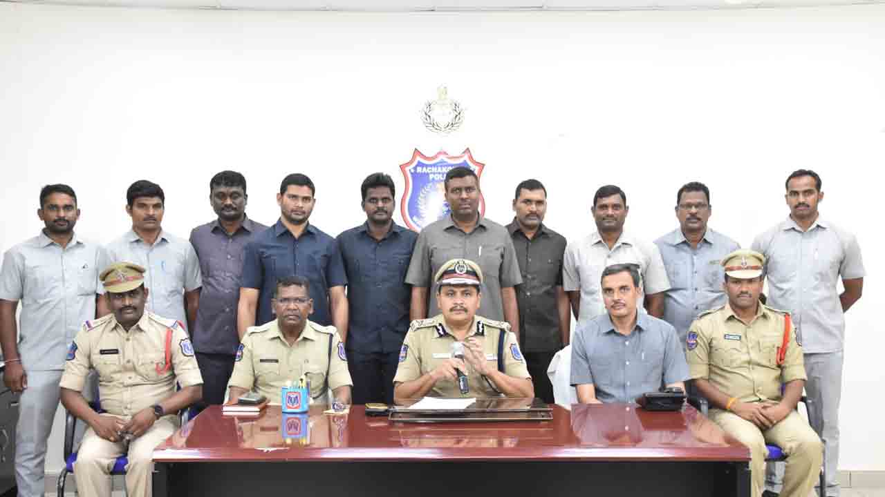 అంత‌ర్ రాష్ట్ర బెట్టింగ్ ముఠా అరెస్ట్.. రూ. 56 ల‌క్ష‌ల సొత్తు స్వాధీనం