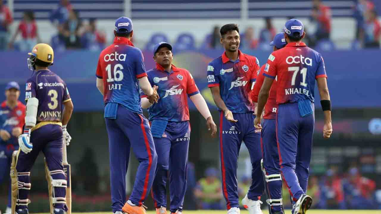 KKR vs DC | ఓపెనర్ల వికెట్లు కోల్పోయి కష్టాల్లో కోల్‌కతా