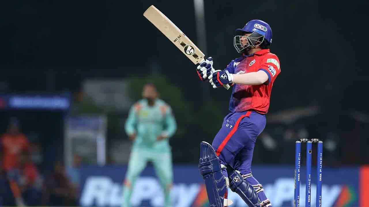 DC vs LSG | బాదేస్తున్న పృథ్వీ షా.. పవర్‌ప్లే ముగిసే సరికి ఢిల్లీ స్కోరు ఎంతంటే?