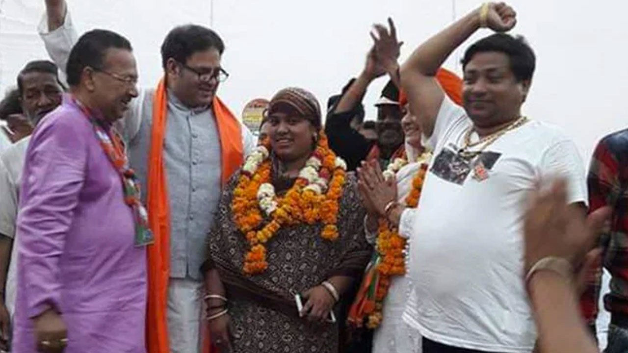 అల్ల‌ర్ల సూత్ర‌ధారి అన్స‌ర్ మీ వాడే… కాదు.. మీవాడే.. ఆప్ వ‌ర్సెస్ బీజేపీ