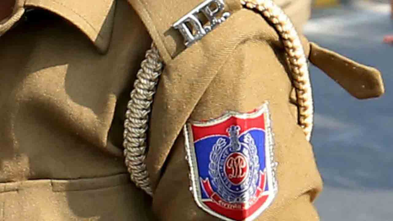 విజయవాడలో ఢిల్లీ పోలీసుల తనిఖీ!