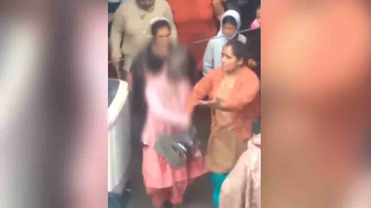 యువ‌కుడి ఆత్మ‌హ‌త్య‌కు ప్ర‌తీకారంగా సామూహిక అత్యాచారం.. జుట్టు క‌త్తిరించి ఊరేగింపు