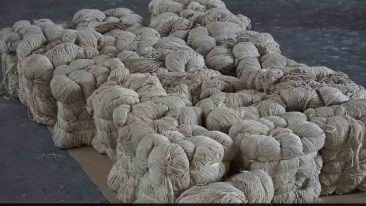 గుజ‌రాత్ తీరంలో రూ. 450 కోట్ల డ్రగ్స్‌ స్వాధీనం