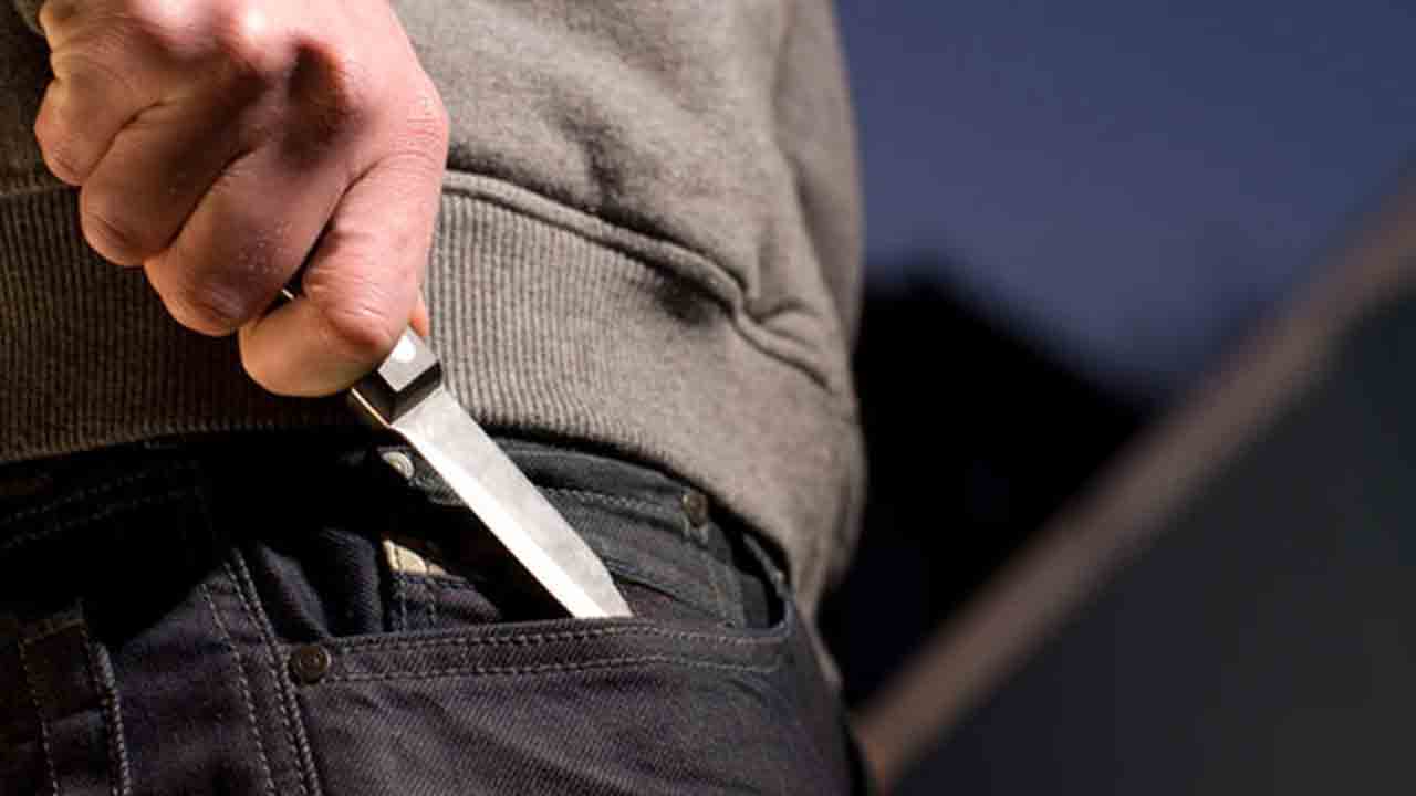 వ‌రుడి ఫ్రెండ్, వ‌ధువు సోద‌రుడిపై క‌త్తుల‌తో దాడి.. ఎందుకంటే..?