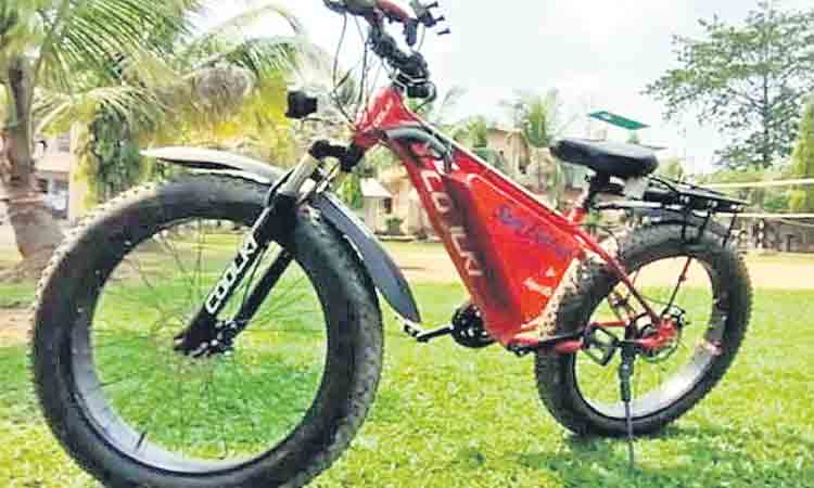 ల్యాప్ టాప్ బ్యాటరీలతో నడిచే సైకిల్