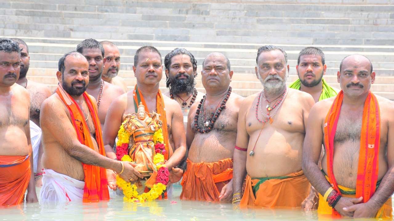 శ్రీశైలంలో ముగిసిన ఉగాది మహోత్సవాలు