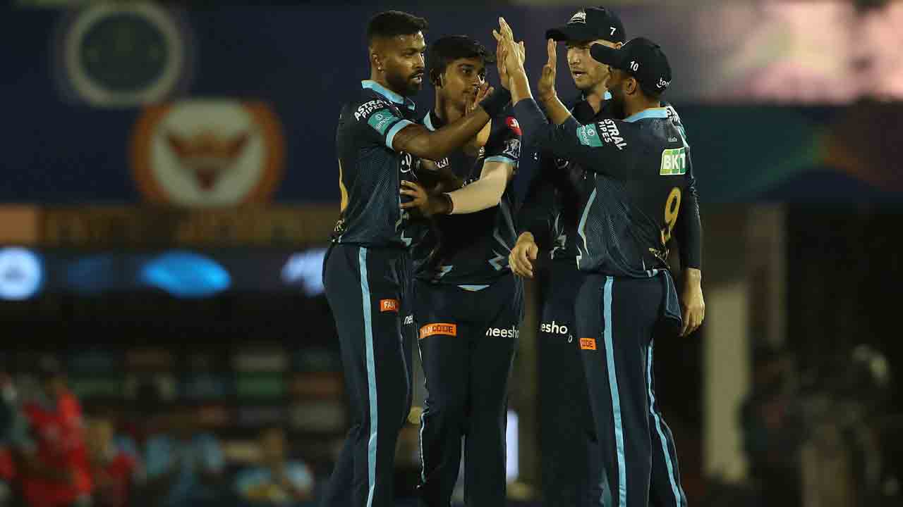 GT vs PBKS | కెప్టెన్ టు కెప్టెన్.. మయాక్‌ను అవుట్ చేసిన పాండ్యా