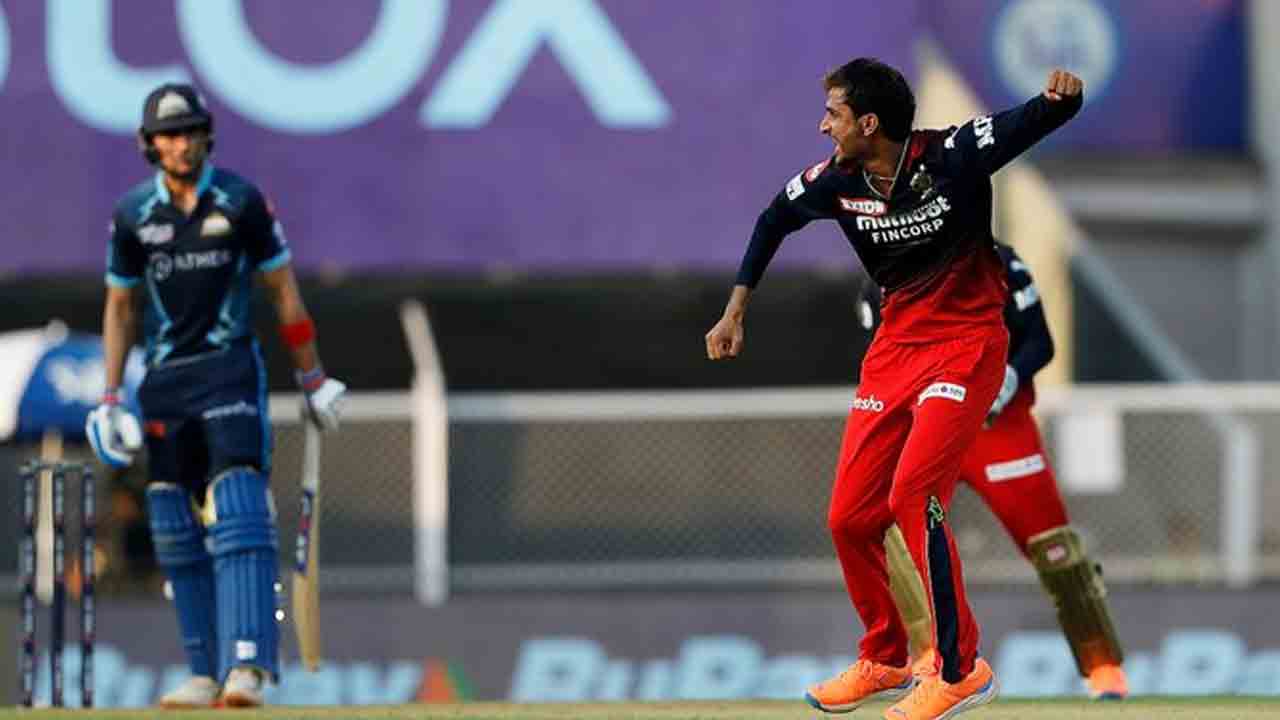 GT vs RCB | రెండు వికెట్లు కోల్పోయిన గుజరాత్.. ఓపెనర్లిద్దరూ అవుట్