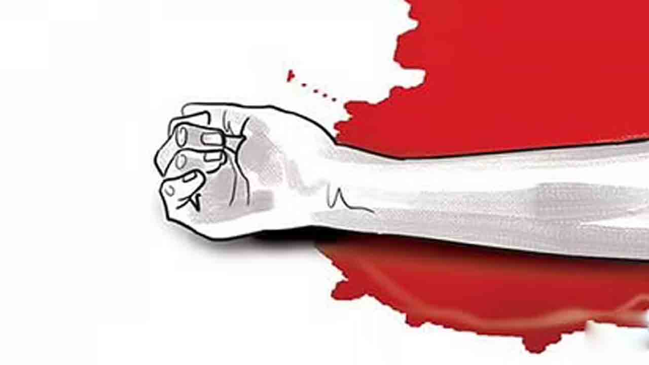 ఉప్మా మీదపడిందని విద్యార్థుల మధ్య ఘర్షణ