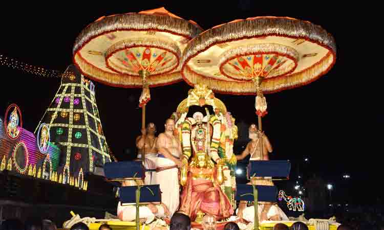 తిరుమలలో సర్వదర్శనం టోకెన్ల నిలిపివేత