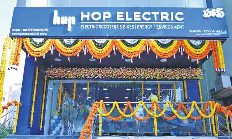 రాష్ట్రంలో మూడు ఎక్స్‌పీరియన్స్‌ సెంటర్లు