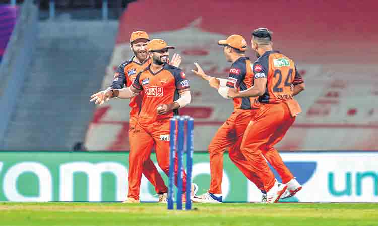 రైజర్స్‌ జోరు