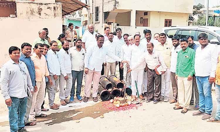 ఆలయాల అభివృద్ధికి కృషి
