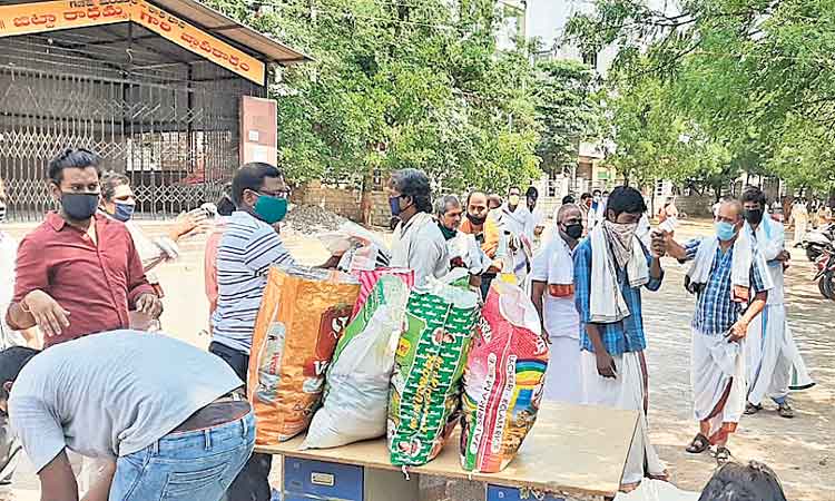 సేవకు ఫలం.. ట్విట్టర్‌ సలాం