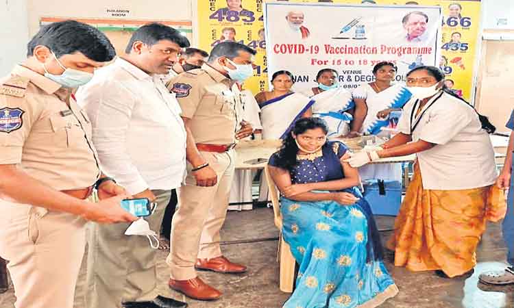 అత్యుత్తమ బోధనకు కేరాఫ్‌గా విజ్ఞాన్‌ విద్యాసంస్థలు