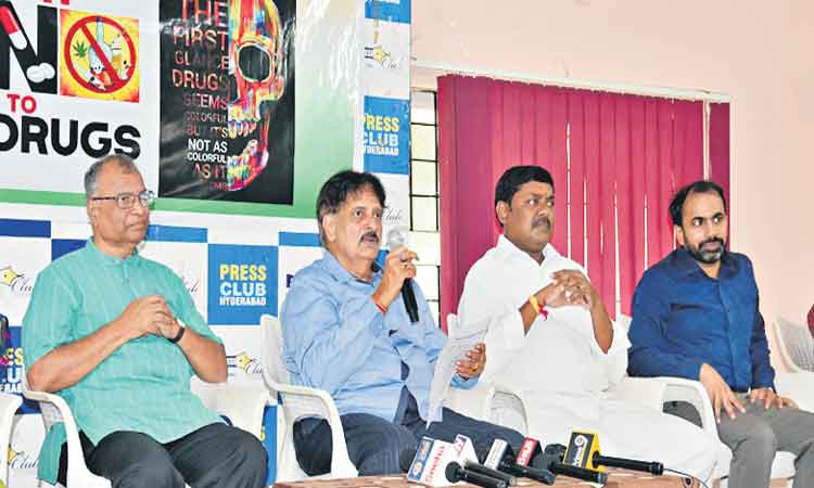 మత్తు బానిసలు 6 కోట్లు..