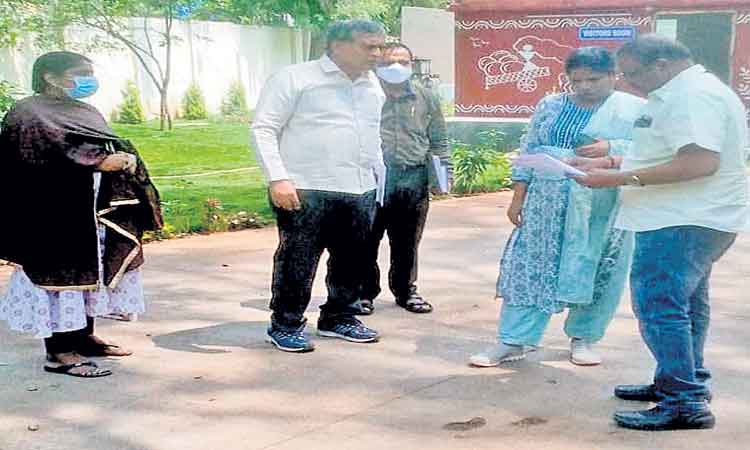 రోడ్డు విస్తరణ చేపడుతాం