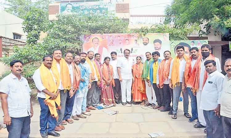 ఆలయ అభివృద్ధే లక్ష్యంగా ముందుకు సాగాలి