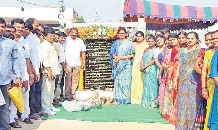 ప్రతి కాలనీకి మంచి నీళ్లు ఇవ్వాలన్నదే లక్ష్యం