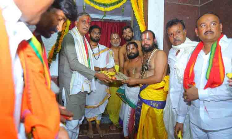 చింతమడకలో కొలువైన పట్టాభిరాముడు