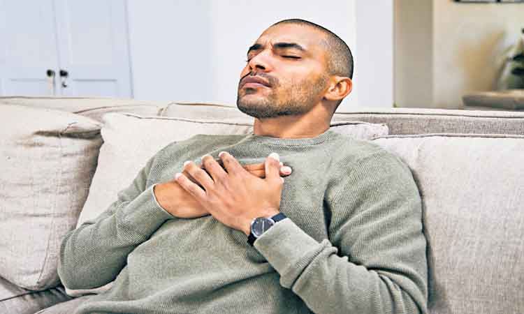 గుండె మీద‌ గునపపు పోట్లుపొడుస్తున్న క‌రోనా మ‌హ‌మ్మారి