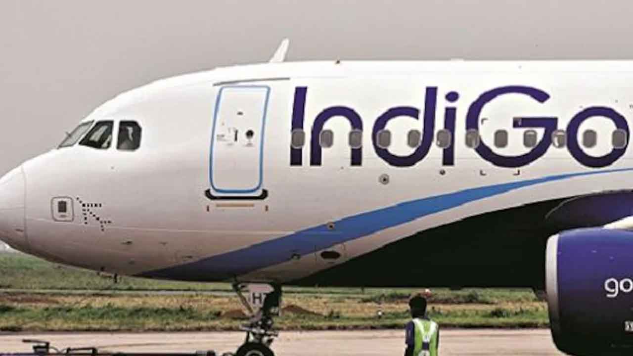 Technical Snag in Indigo Flight | ఆ ప్లేన్‌ టేకాఫ్‌.. వెంట‌నే ల్యాండింగ్‌.. ఏం జ‌రిగింది..?!