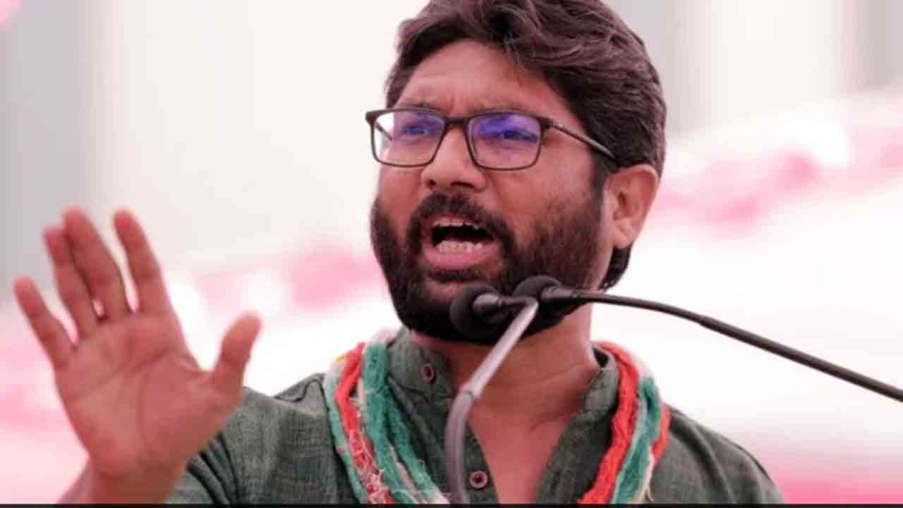 త‌గ్గేదేలే.. పుష్ప డైలాగ్ కొట్టిన జిగ్నేశ్ మేవానీ