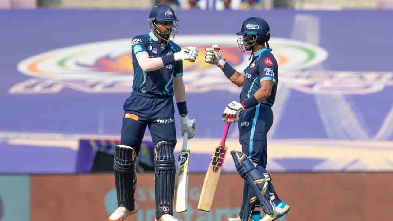 KKR vs GT | రెండో వికెట్ కోల్పోయిన గుజరాత్.. హార్దిక్ హాఫ్ సెంచరీ