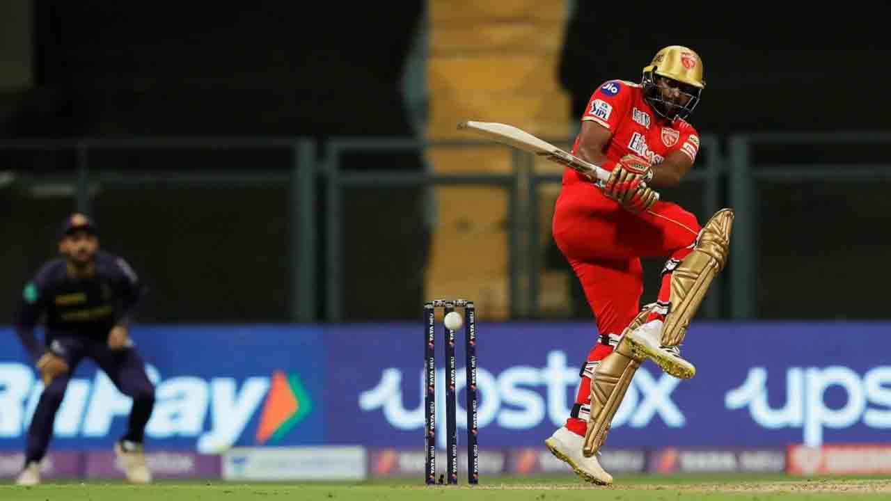 KKR vs PBKS | మూడు సిక్సులు కొట్టి.. తర్వాతి బంతికే రాజపక్స అవుట్