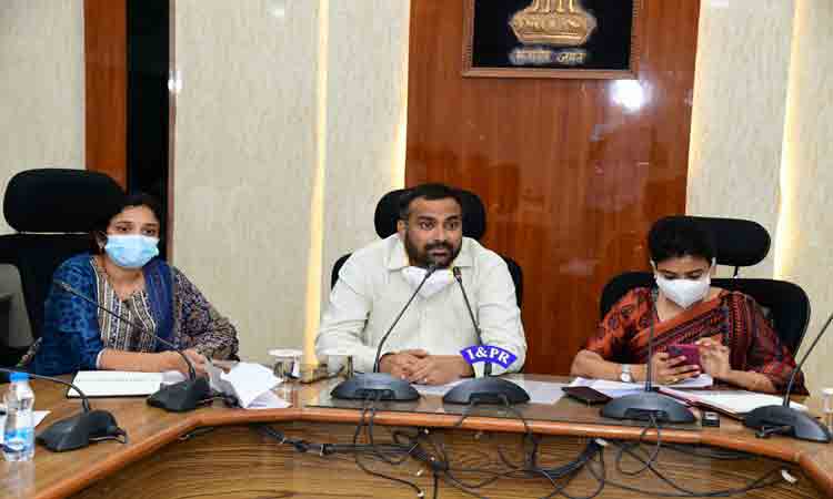 దళిత బంధు యూనిట్లను గ్రౌండింగ్‌ చేయాలి